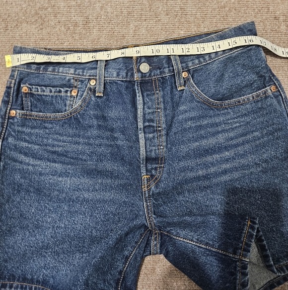 Levi's Classic Blue Denim Shorts - Picture 3 of 10